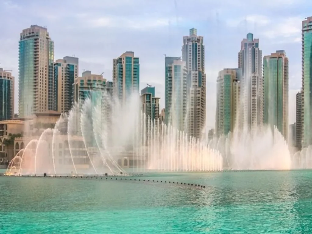 Stay Near Dubai Mall & Fountain